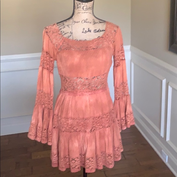 🆕 Free People Long Sleeve Ruffled & Textured Top - Picture 3 of 8